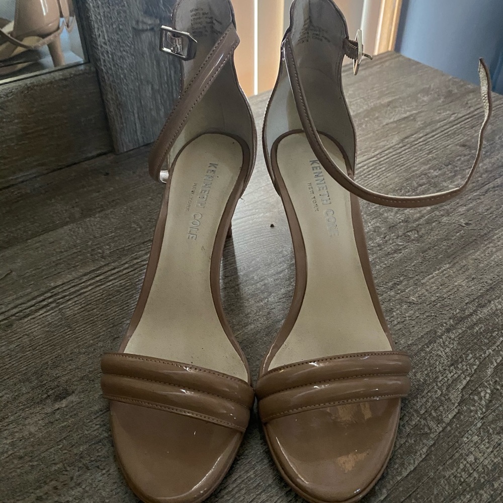 Kenneth Cole Sandals